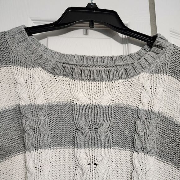 Old Navy Cable Knit Sweater - Picture 10 of 11
